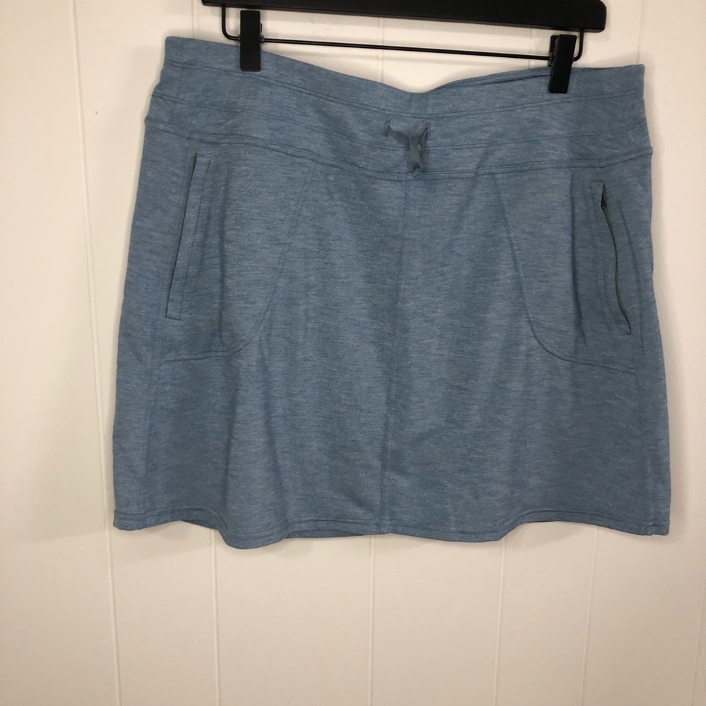 Kuhl Harmony Knit Light Greenish Blue Pull-On Skort with Front Zip Pockets Large
